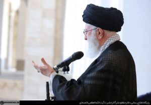 خط دیدار؛ مروری بر نماز جمعه تاریخیِ دوازدهم مهرماه 1403