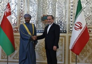 وزرای خارجه ایران و عمان دیدار و گفتگو کردند