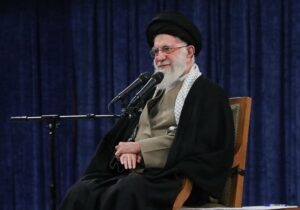 آغاز مراسم بزرگداشت شهید رئیسی با حضور امام خامنه‌ای