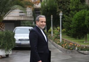 عراقچی در راه دوحه