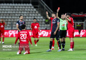 باشگاه پرسپولیس:خلیل‌زاده باید اخراج می‌شد؛بازیکن تراکتور کول‌انداز زد