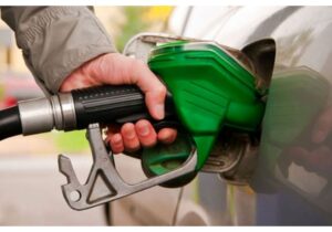 آغاز عرضه بنزین سوپر وارداتی از فردا