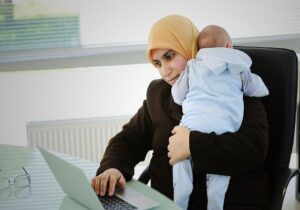 جزئیاتی از دستورالعمل کاهش سن بازنشستگی برای مادران شاغل