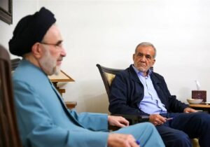 جناب خاتمی! تلاش برای ربایش دولت پزشکیان را متوقف کنید