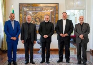 نشست کمیسیون اقتصادی مجلس با وزیر امور خارجه