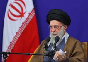 امام خامنه‌ای: دلیل آشفتگی زورگویان، مقابله ایران با نظم ناعادلانه است