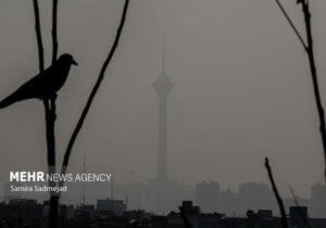 آلودگی هوا دست از سر تهران بر نمی‌دارد؛ وضعیت دوباره قرمز شد
