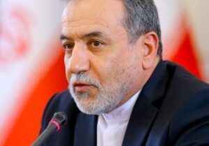 عراقچی: آمریکا تلاش می‌کند با ایران تماس برقرار کند