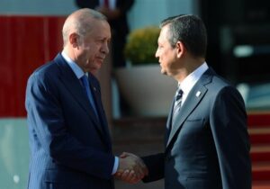 روزگارِ سختِ اوزل، آیا او رقیب اردوغان در ترکیه خواهد بود؟