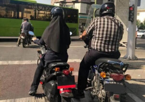 صدور گواهینامه موتورسیکلت برای بانوان در انتظار مصوبه مجلس