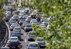 ترافیک صبحگاهی در اکثر معابر و بزرگراه‌های تهران پرحجم و سنگین است