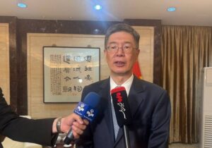 سفیر چین در تهران: تنها راه‌حل مسئله هسته‌ای ایران گفتگو است، نه تحریم