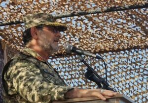 به جزایر ایران حمله شود همانجا پاسخ کوبنده می‌دهیم