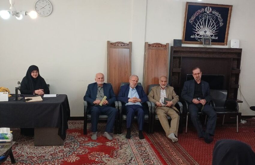 آلبوم تصاویر نشست شورای مرکزی کانون (جمعه 30 آبان 1404)