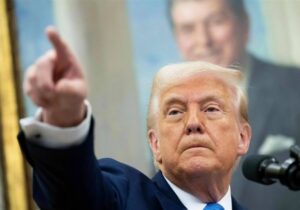 نفاق آشکار ترامپ در قبال اغتشاشات ایران و اعتراضات آمریکا