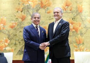 پزشکیان به شهباز شریف: ایران تحت فشار و محاصره وارد مذاکره نمی‌شود