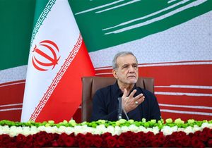 پزشکیان: دشمن برای بهم ریختن کشور تلاش کرد اما با هدایت رهبری ایستادیم