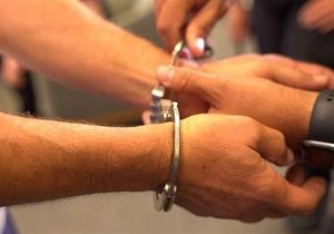 دستگیری سرشبکه معاملات فردایی و کاغذی با گردش مالی 240 همت